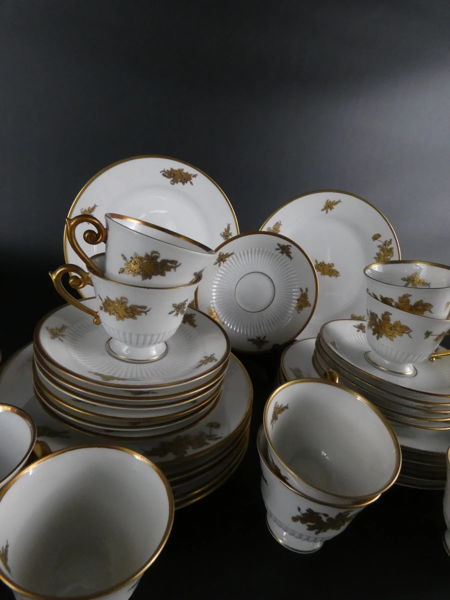 Porseleinen servies met gouden bloemenmotief,  Langenthal Suisse - foto 4
