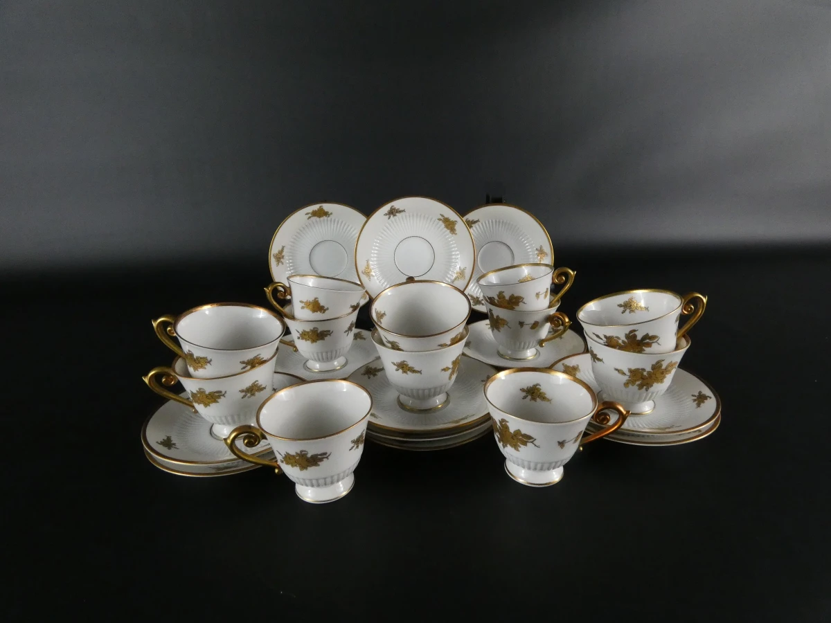 Porseleinen servies met gouden bloemenmotief,  Langenthal Suisse - foto 17