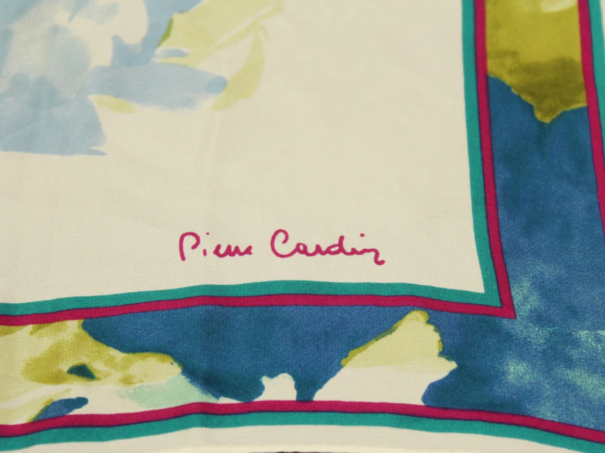 Pierre Cardin 100% zijden foulard met wit paars en blauwtinten - foto 3