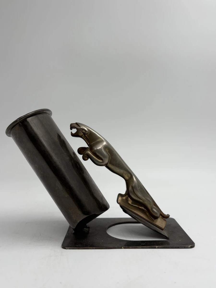 Vintage metalen pennenhouder met jaguar decoratie - foto 2