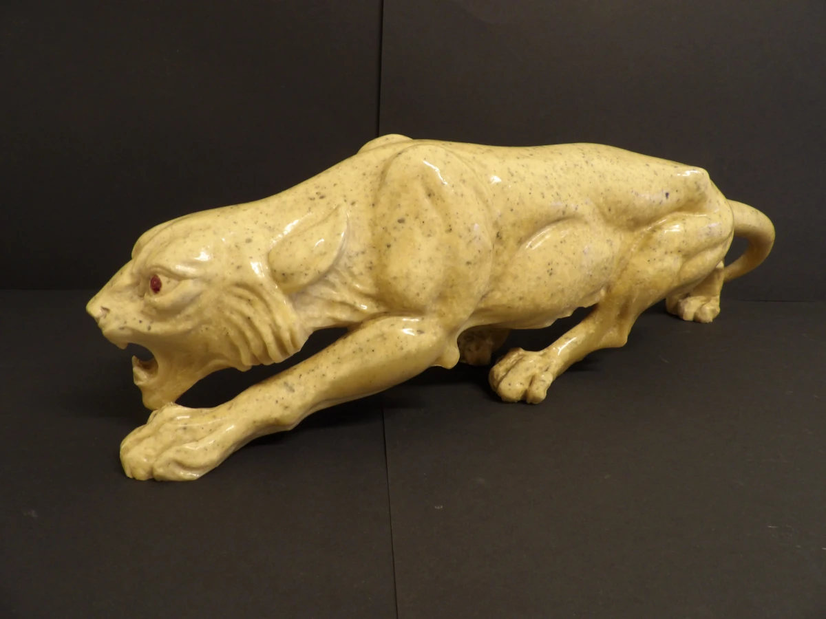 Handgesneden spekstenen tijger/leeuwin sculptuur - foto 3