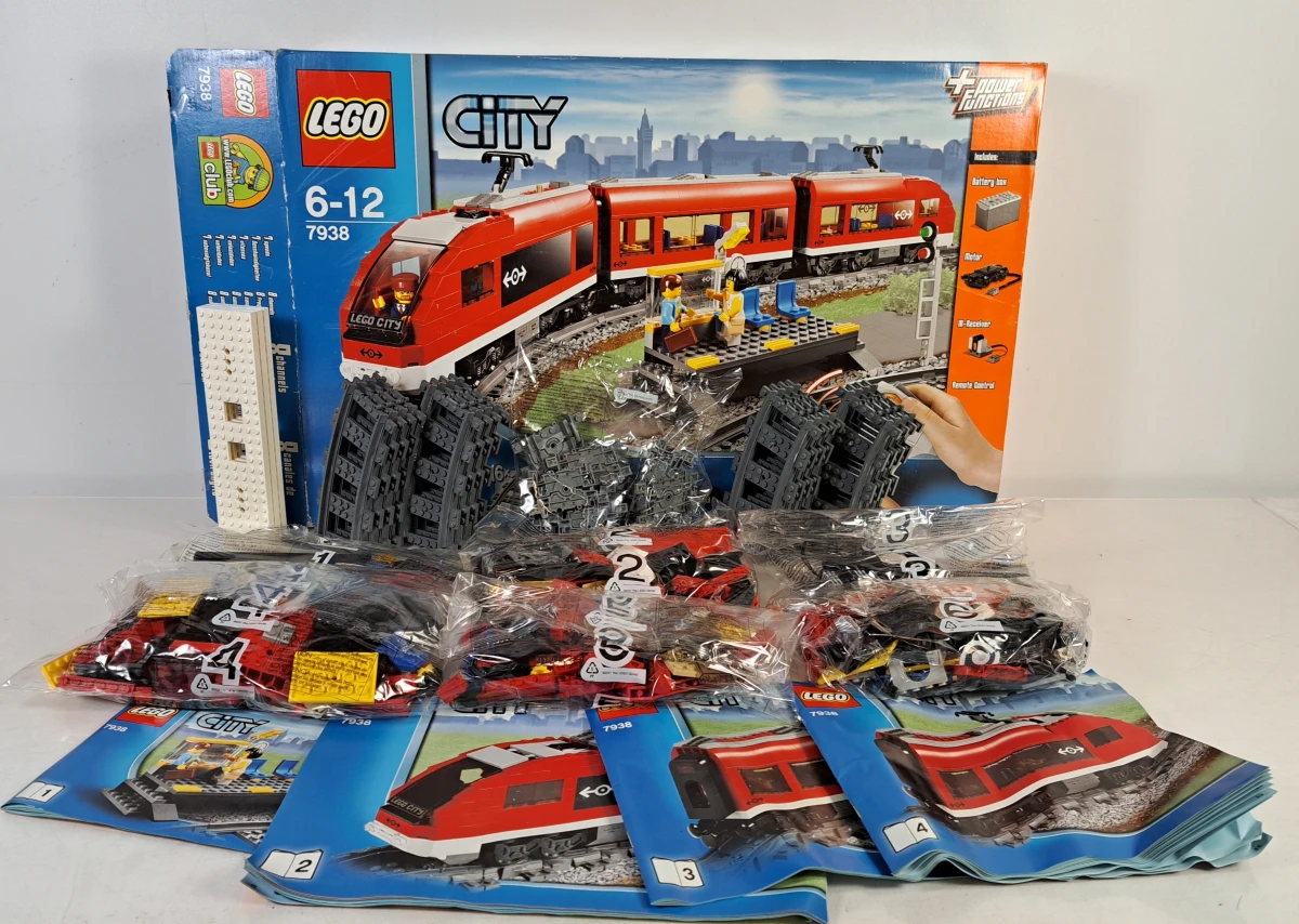 LEGO City Treinsets met rails en accessoires - foto 11