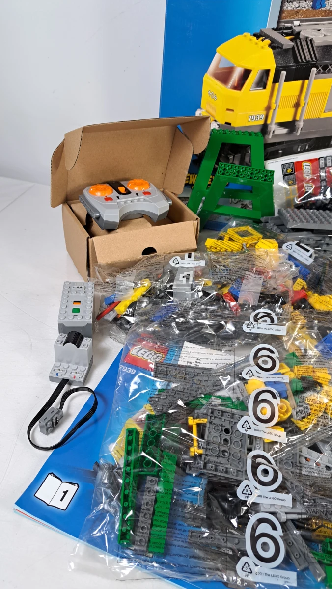 LEGO City Treinsets met rails en accessoires - foto 6
