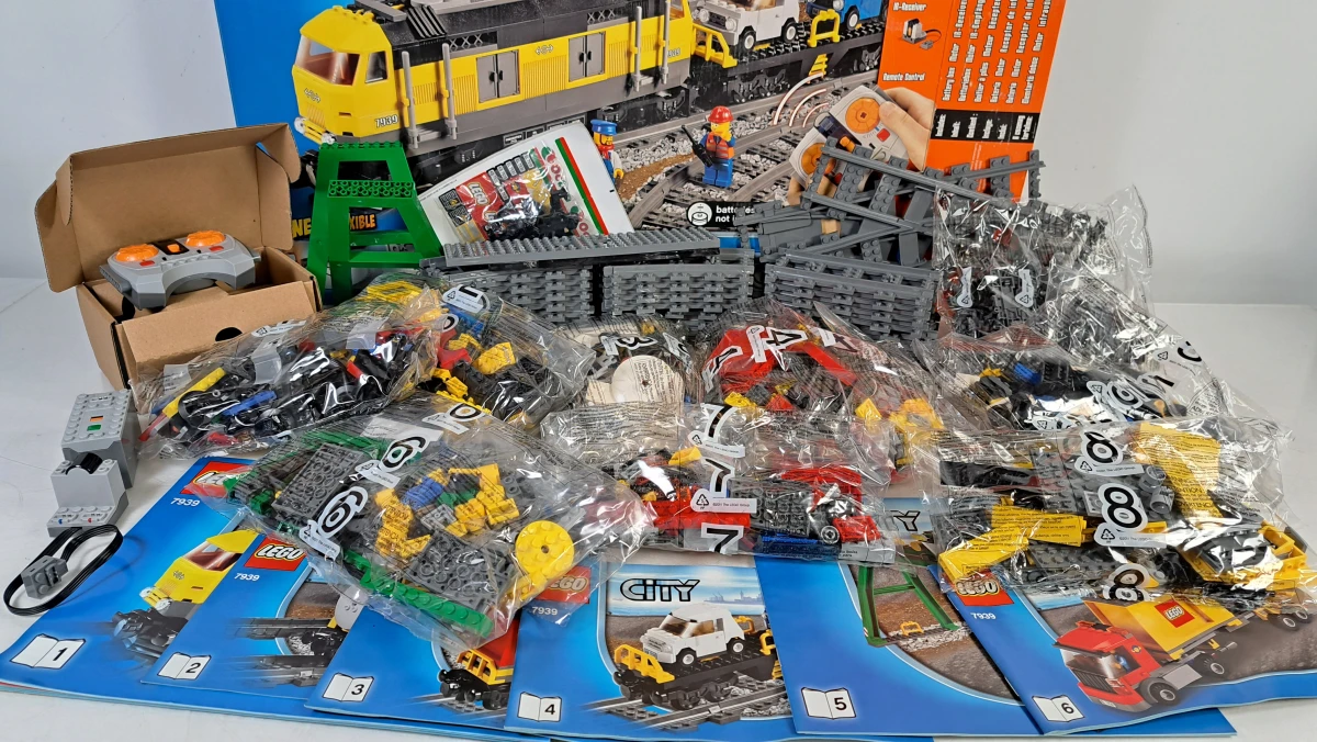 LEGO City Treinsets met rails en accessoires - foto 4