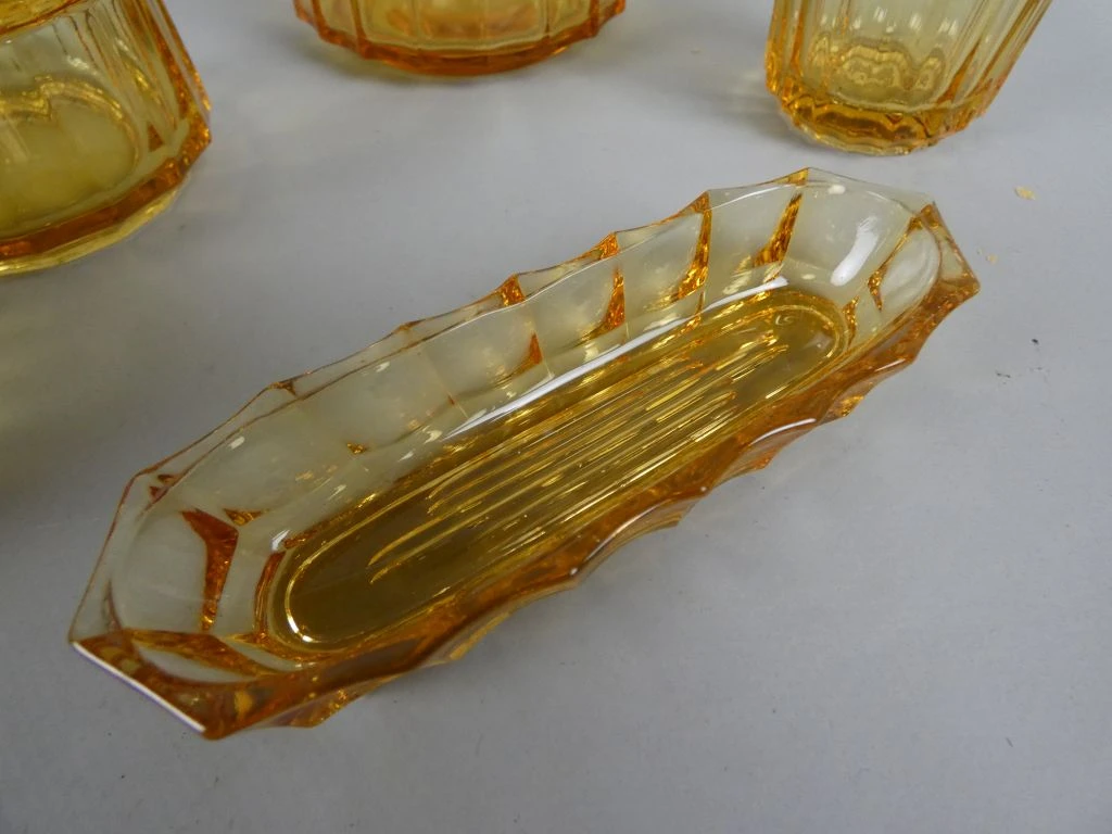 Set vintage oranje glazen parfumflesjes en potjes - foto 7