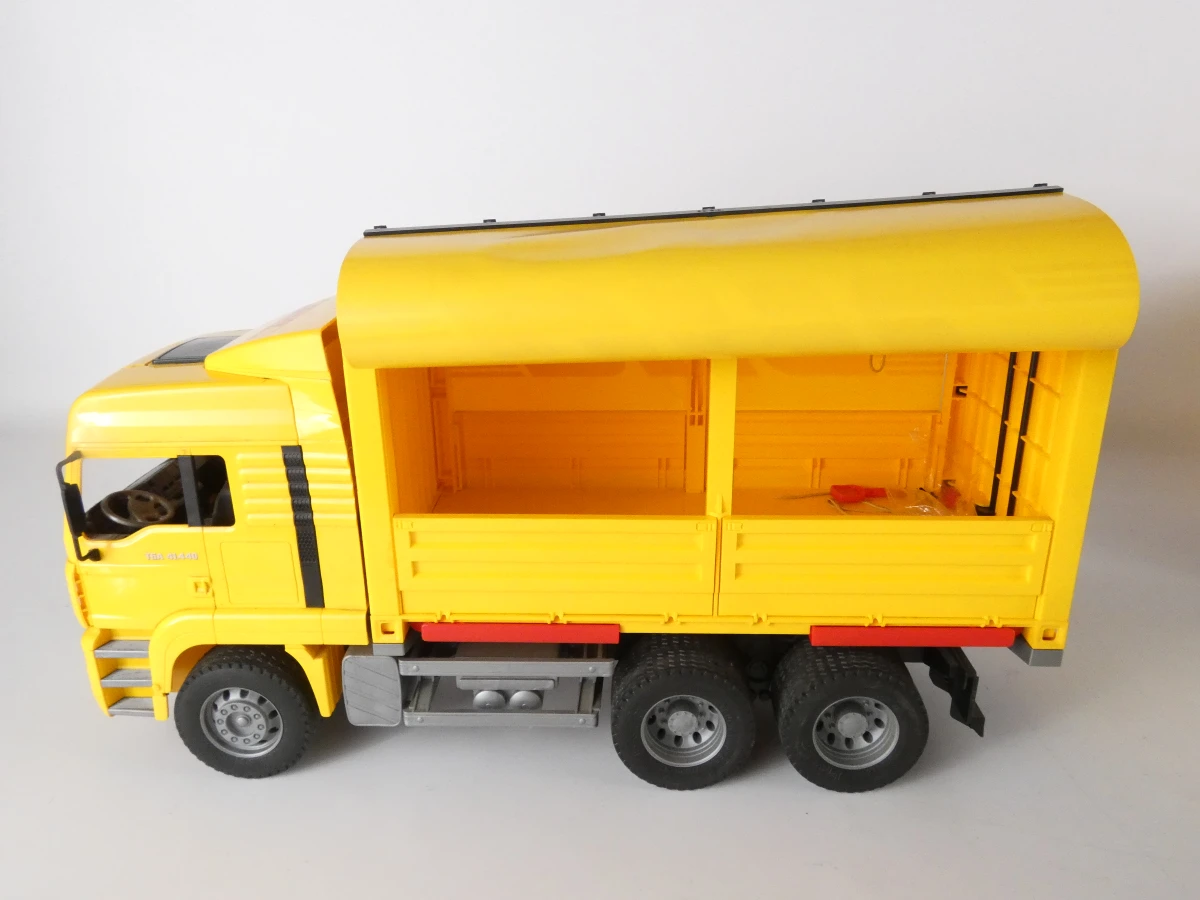 Set van diverse DHL modelauto's en speelgoedvrachtwagens - foto 5