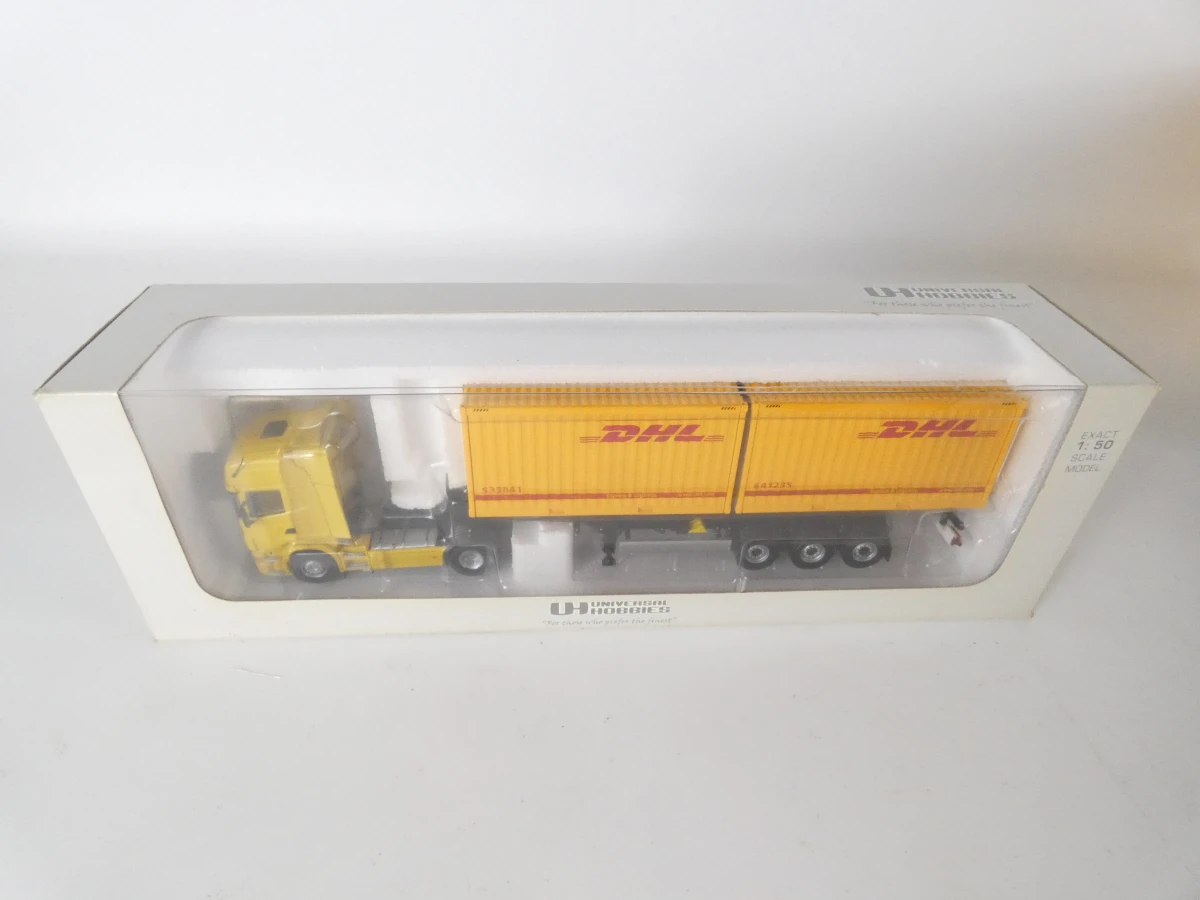 Set van diverse DHL modelauto's en speelgoedvrachtwagens - foto 8
