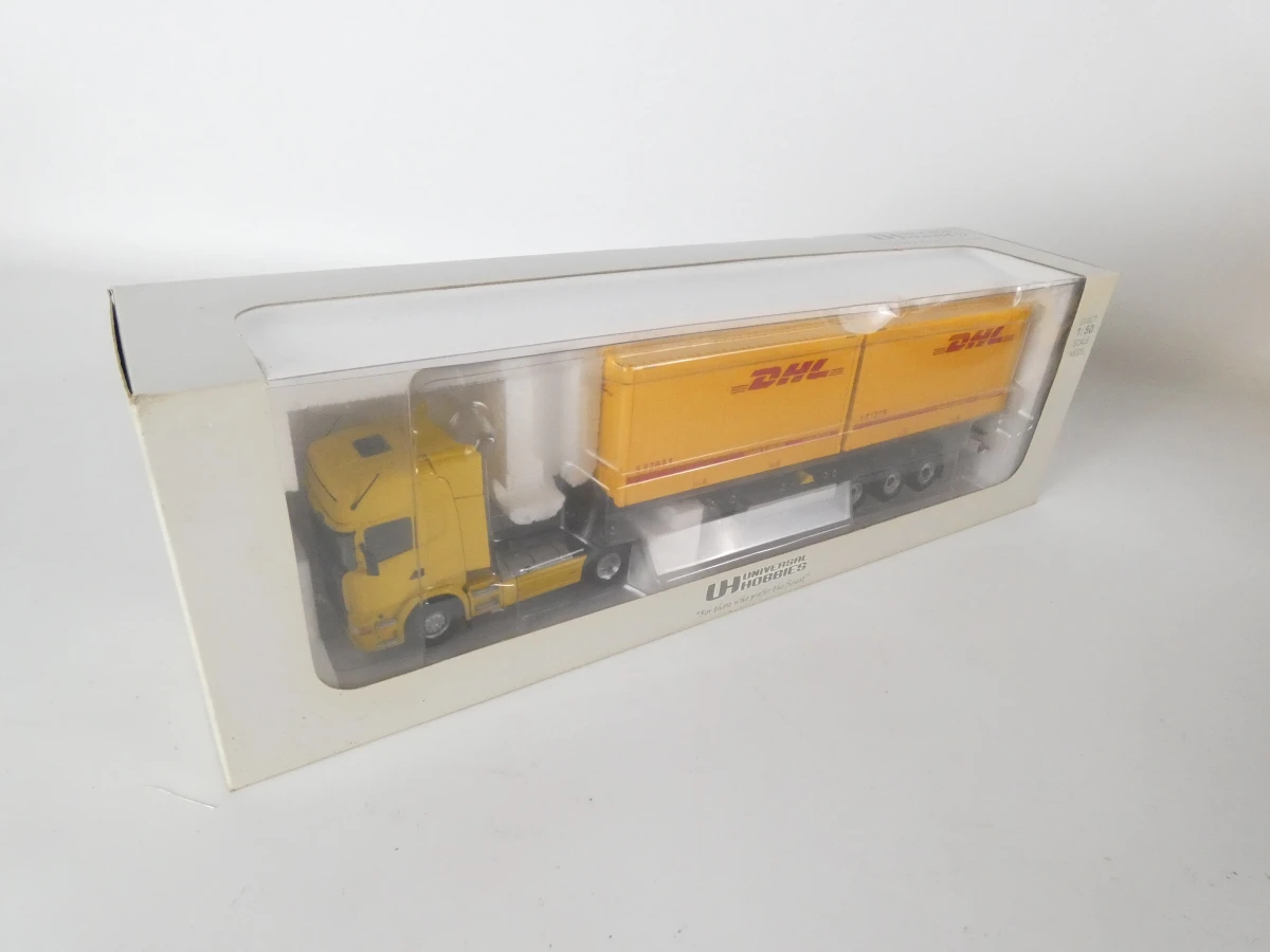 Set van diverse DHL modelauto's en speelgoedvrachtwagens - foto 9