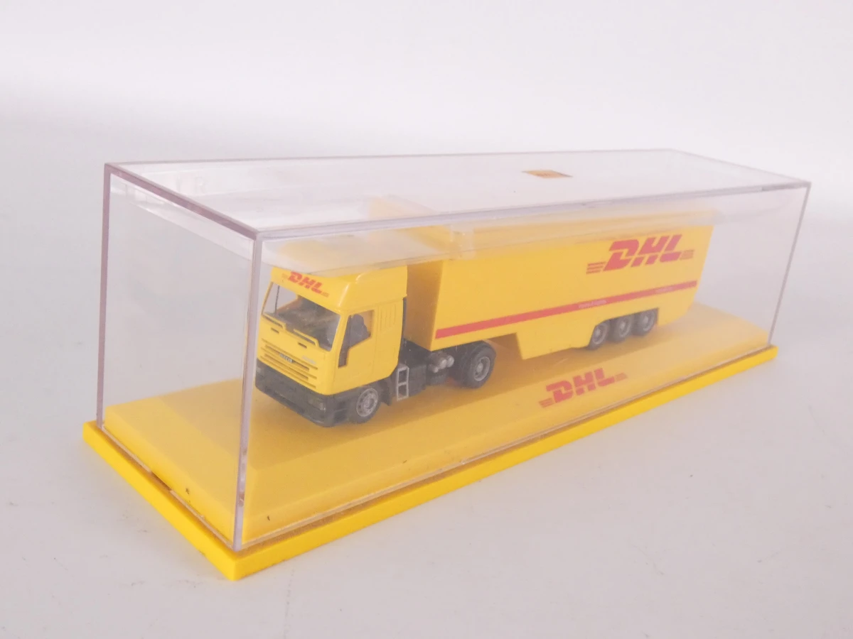 Set van diverse DHL modelauto's en speelgoedvrachtwagens - foto 25
