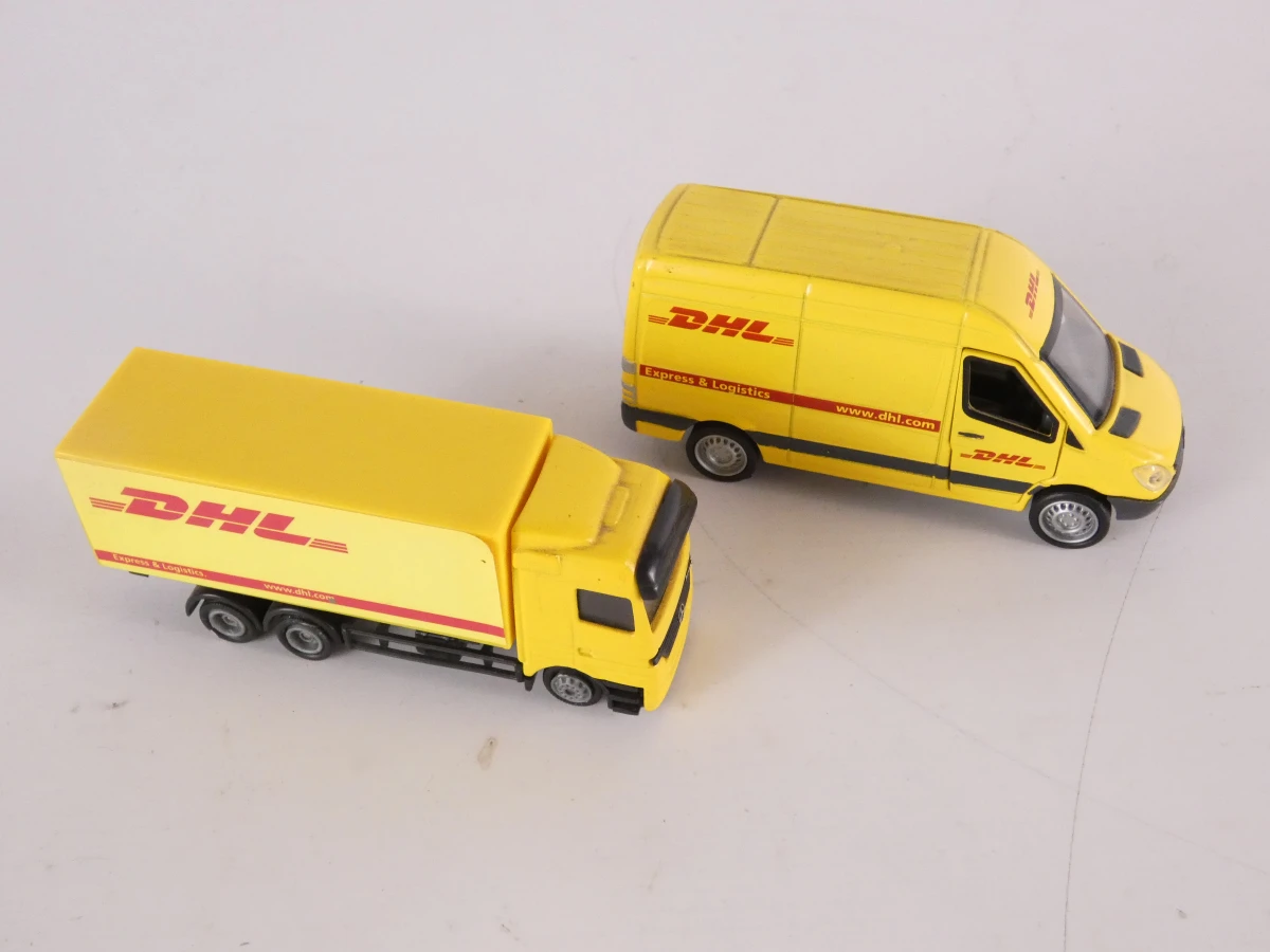 Set van diverse DHL modelauto's en speelgoedvrachtwagens - foto 30