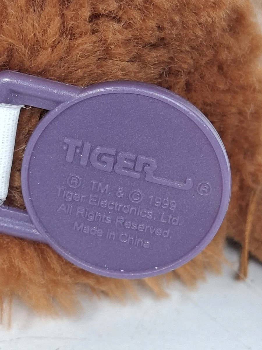 Zeldzame Vintage Tiger Electronics Furby (1999) – "Coffee" Uitvoering met Originele Tags! - foto 3