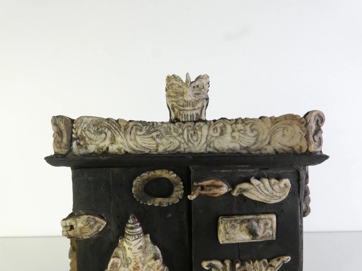 Minikastje in Aziatische stijl met beeninleg, figuratief handwerk - foto 4