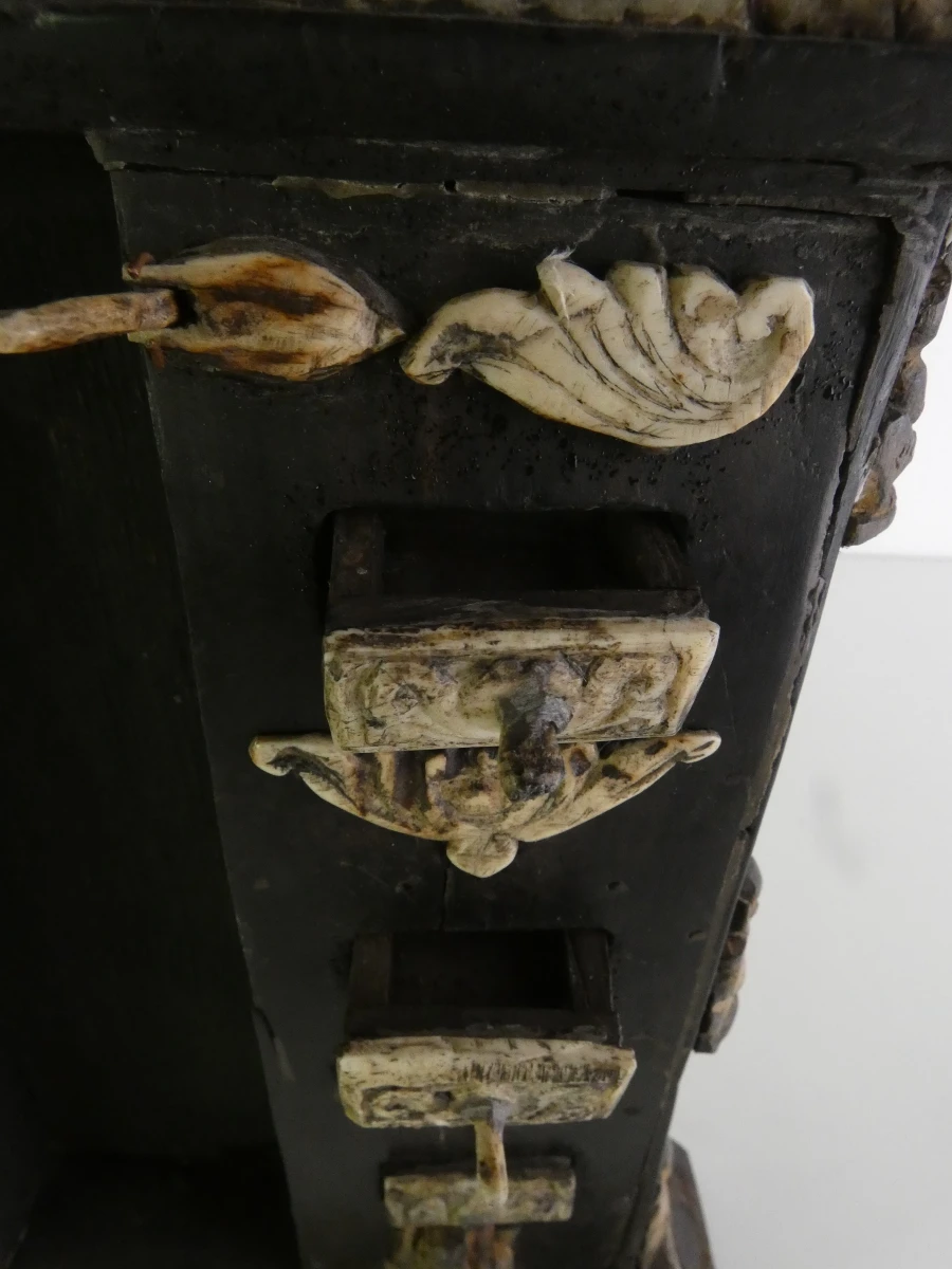 Minikastje in Aziatische stijl met beeninleg, figuratief handwerk - foto 10
