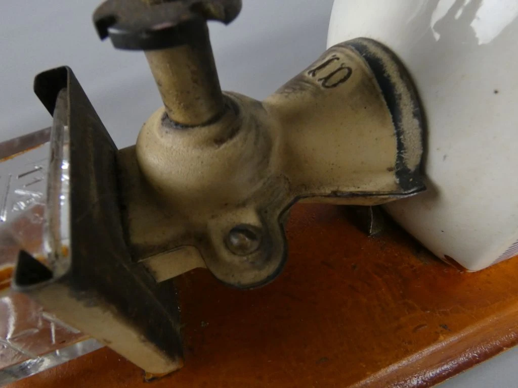 Vintage koffiemolen met keramische pot - foto 4