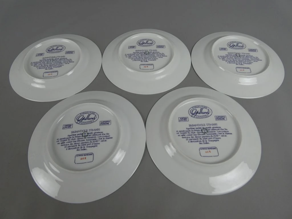 Set van 5 porseleinen borden met decoratieve rand - foto 2