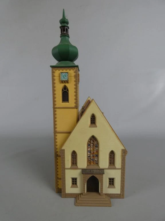 Modelkerk van Faller met gedetailleerde ramen - foto 2