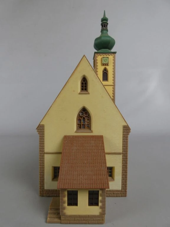 Modelkerk van Faller met gedetailleerde ramen - foto 4