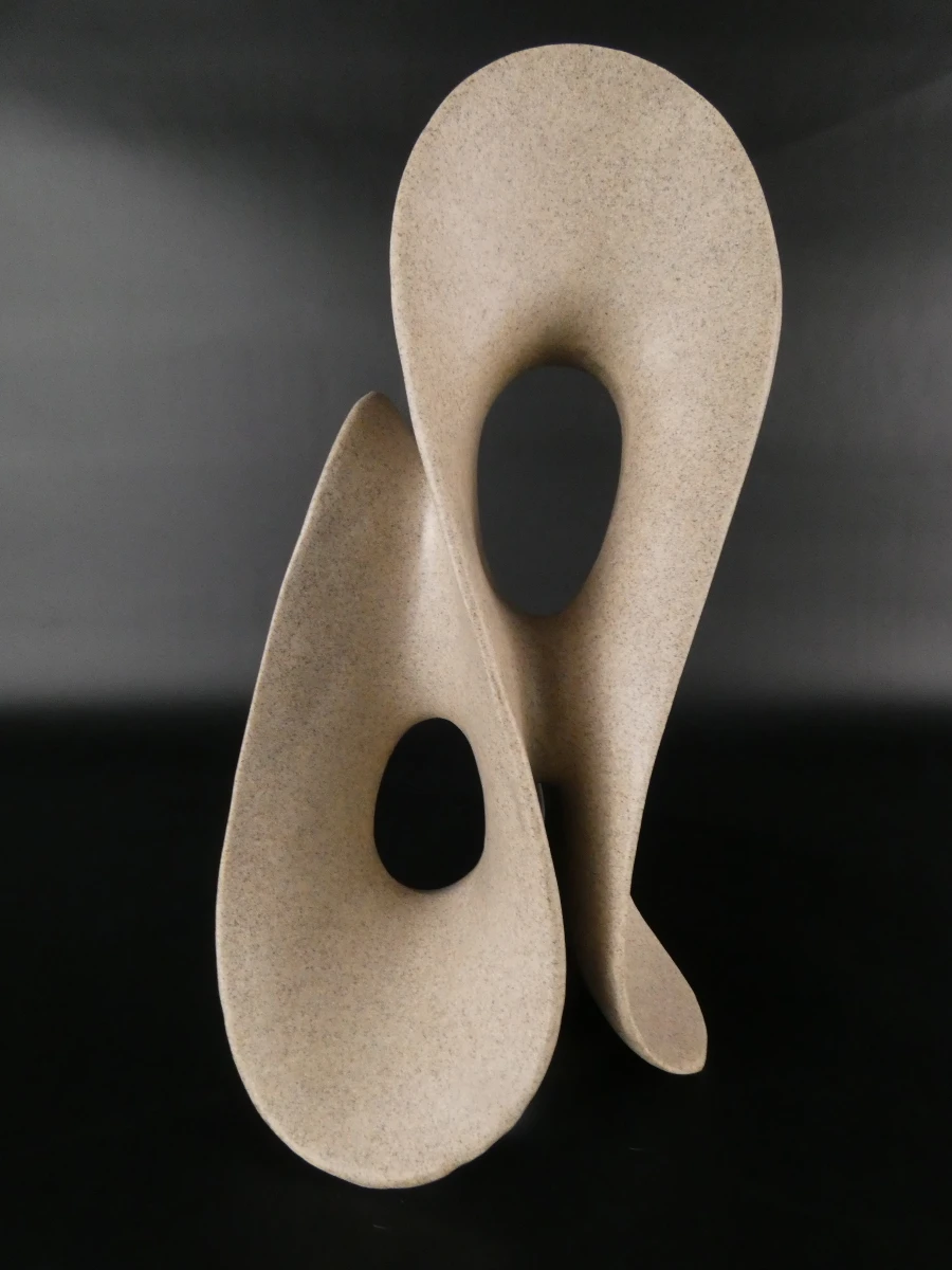 Abstracte keramische sculptuur in beige tinten - foto 3