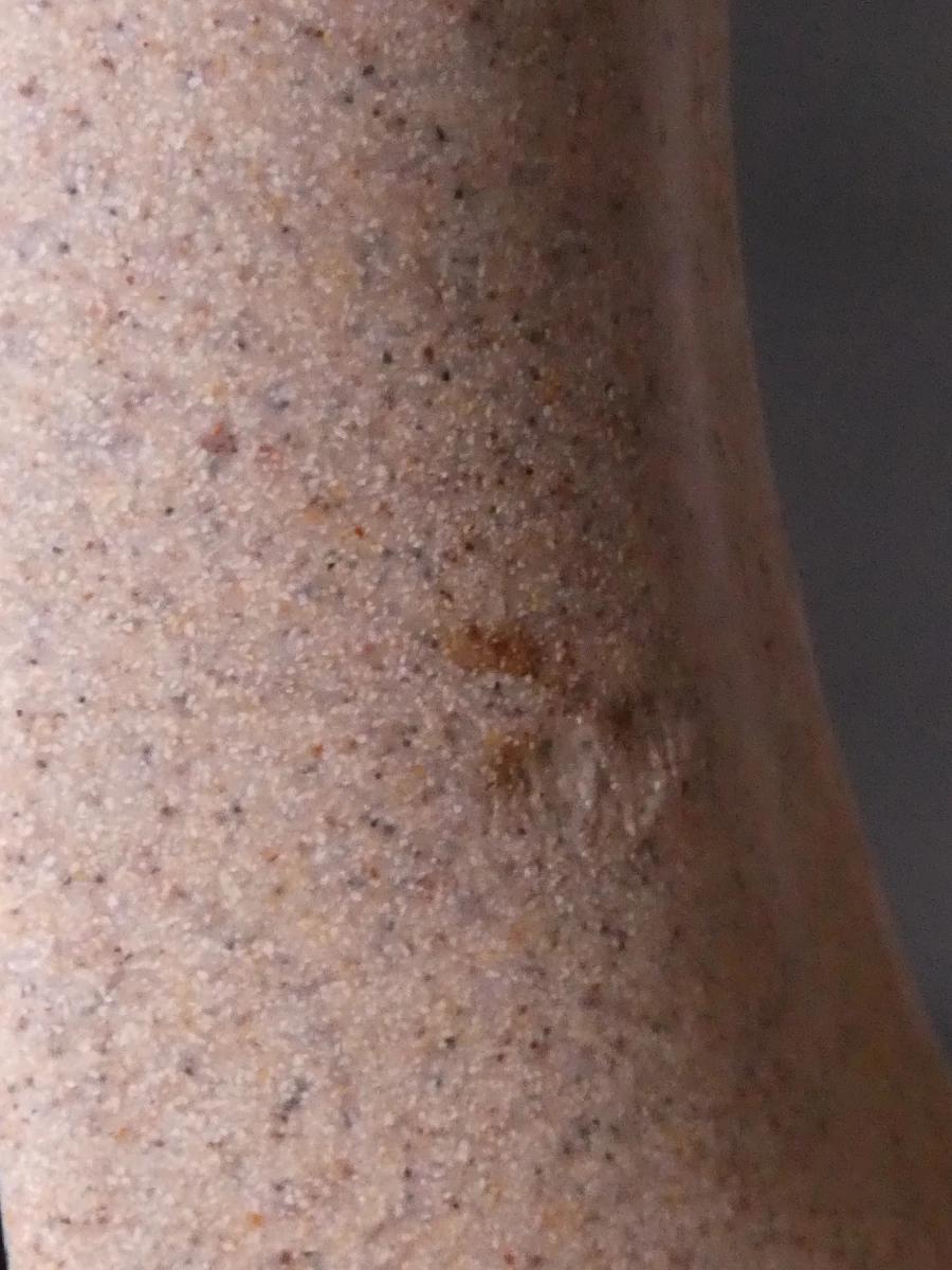 Abstracte keramische sculptuur in beige tinten - foto 7