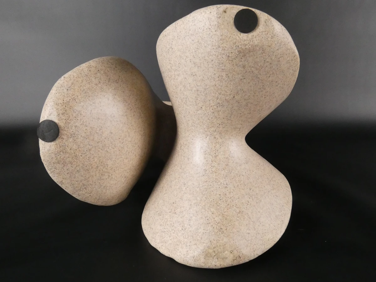 Abstracte keramische sculptuur in beige tinten - foto 8