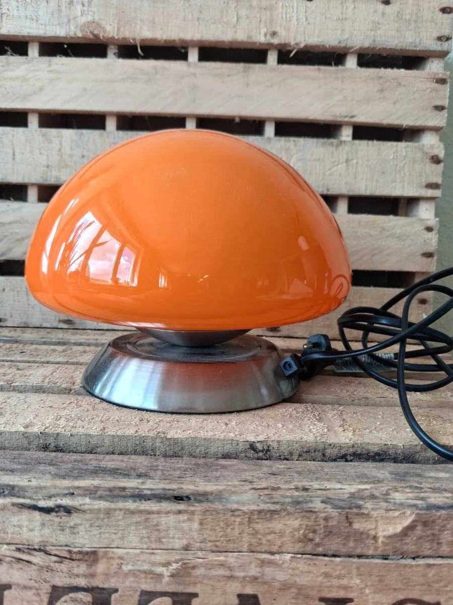 Retro tafellamp Linhai Junis – kavel bij De Kringwinkel, Ieper