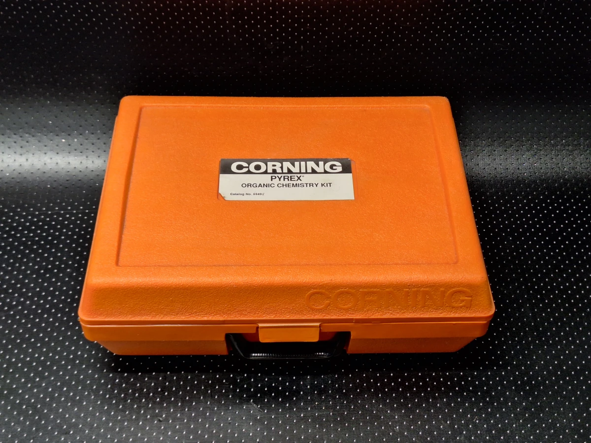 Laboratoriumset met Meopta stereomicroscoop en Corning Pyrex chemieset - foto 2