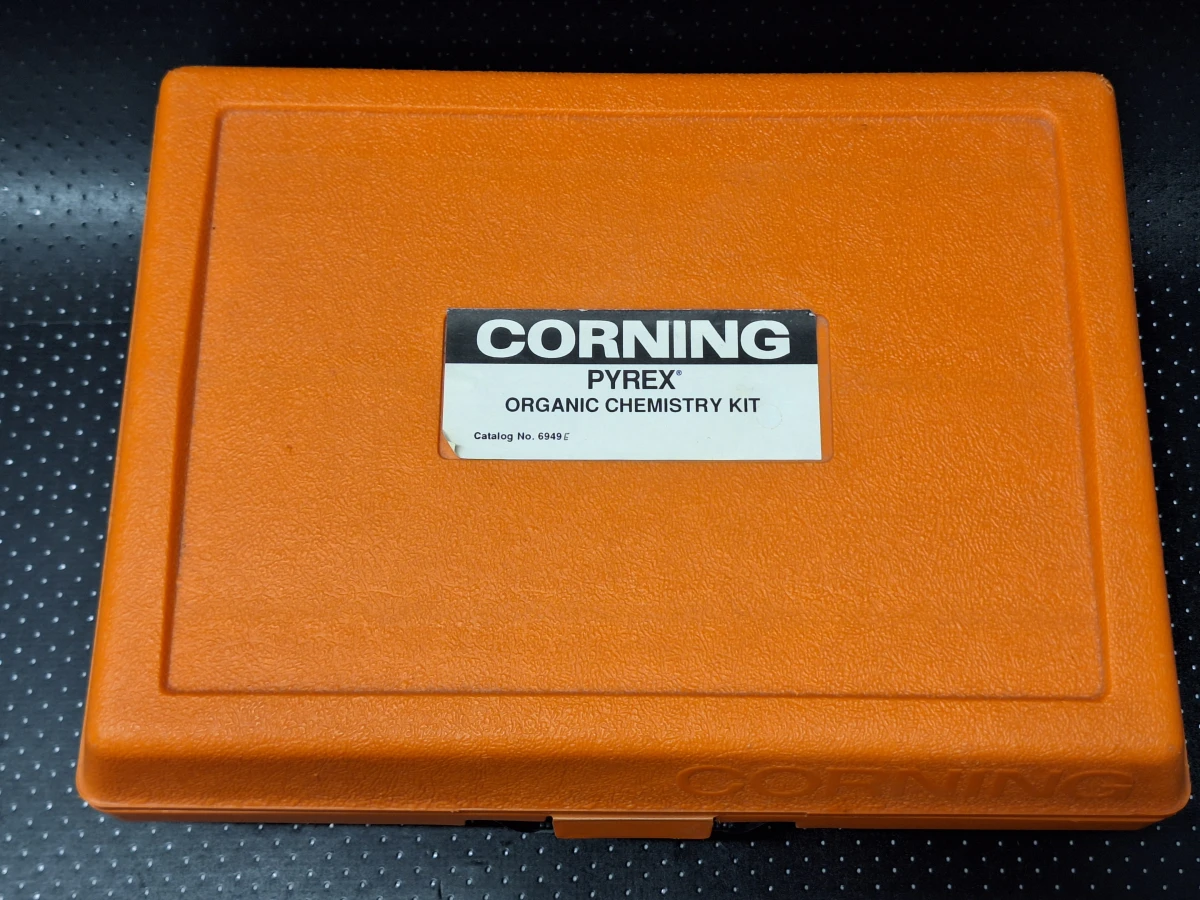 Laboratoriumset met Meopta stereomicroscoop en Corning Pyrex chemieset - foto 3