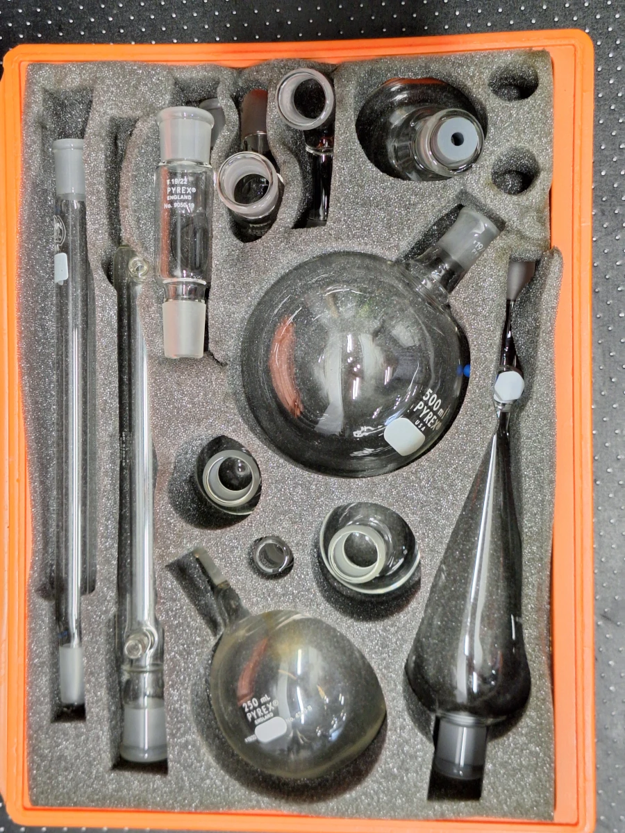 Laboratoriumset met Meopta stereomicroscoop en Corning Pyrex chemieset - foto 4