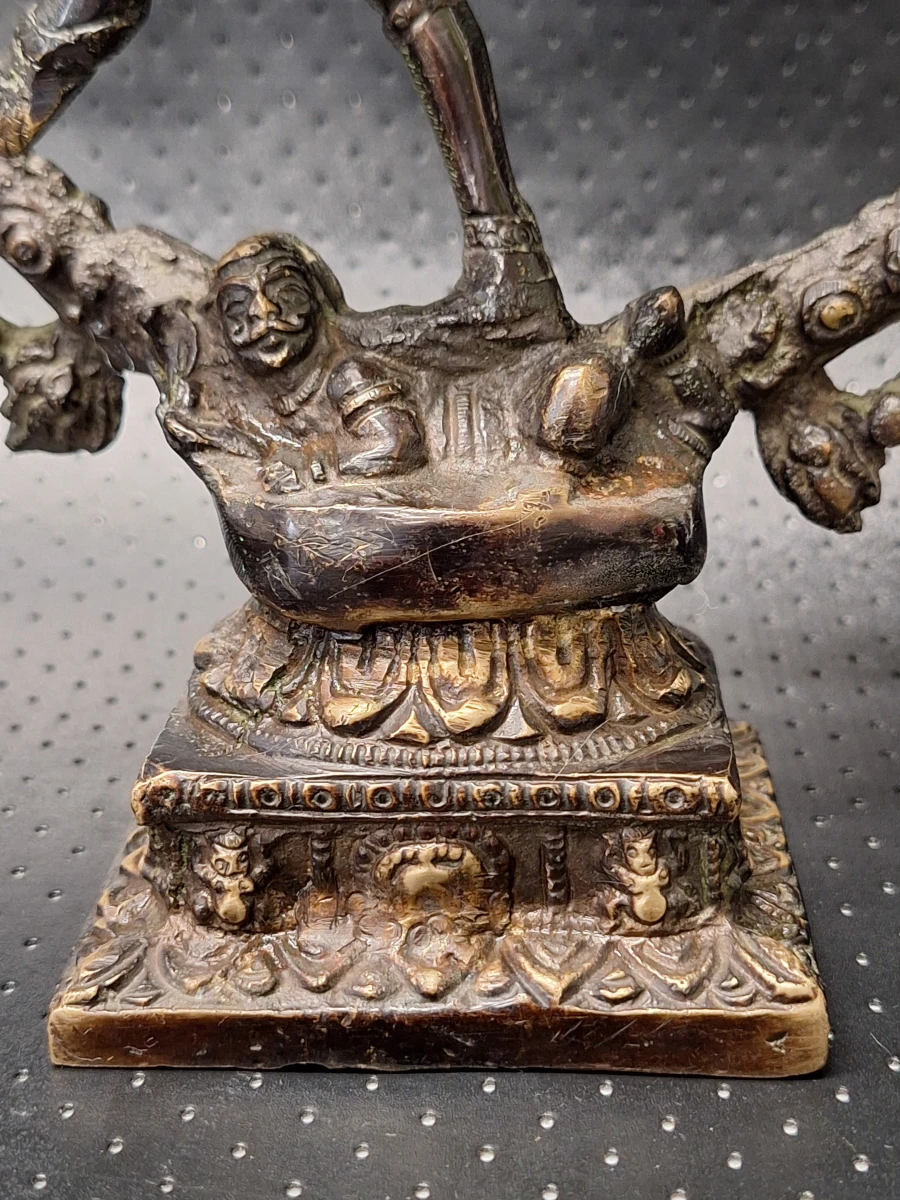 Bronzen en messing beeld van de dansende Shiva Nataraja uit India - foto 3