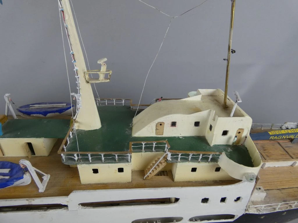 Handgemaakt houten schaalmodel van een schip - foto 4