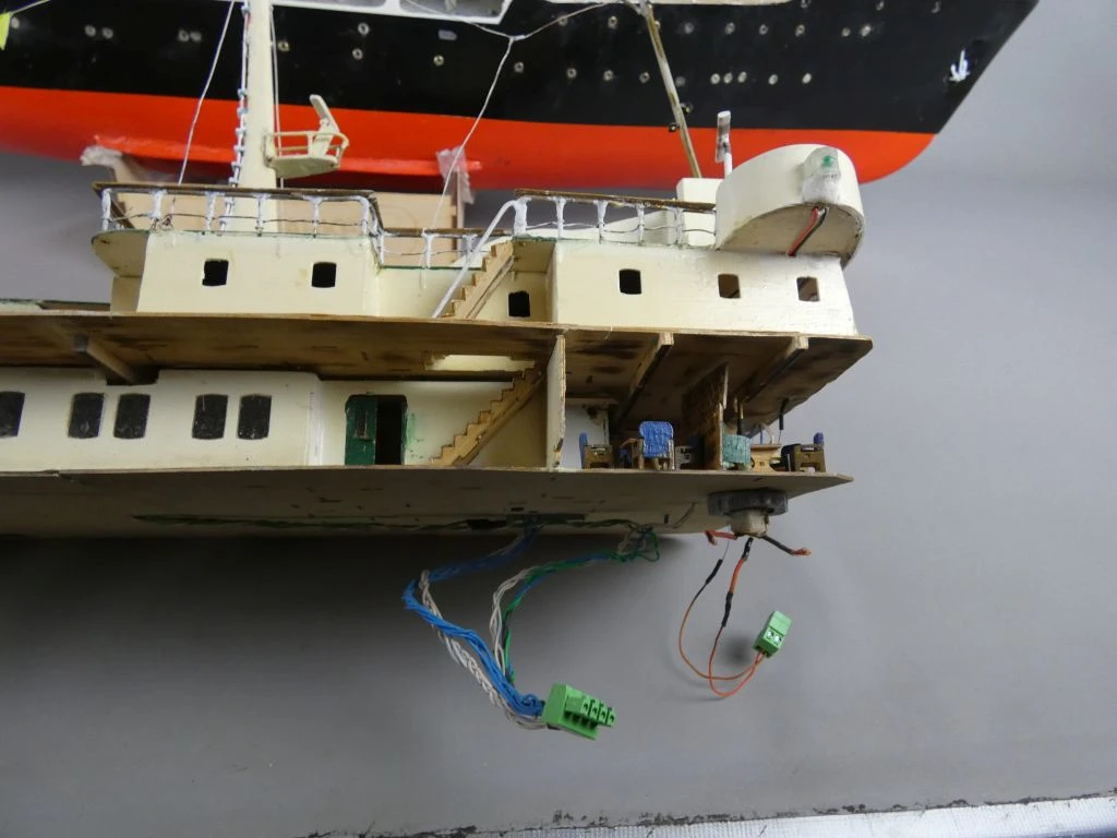 Handgemaakt houten schaalmodel van een schip - foto 8