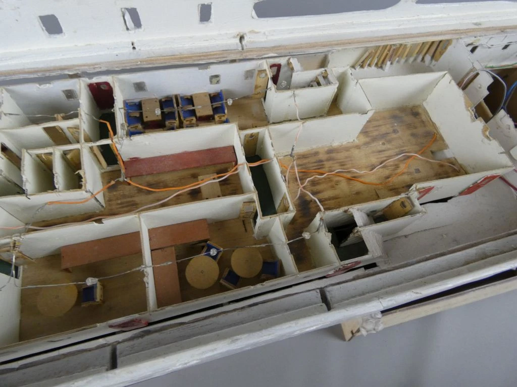 Handgemaakt houten schaalmodel van een schip - foto 12