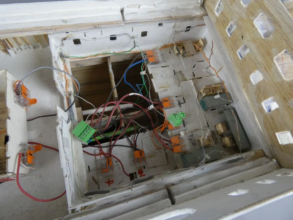 Handgemaakt houten schaalmodel van een schip - foto 10