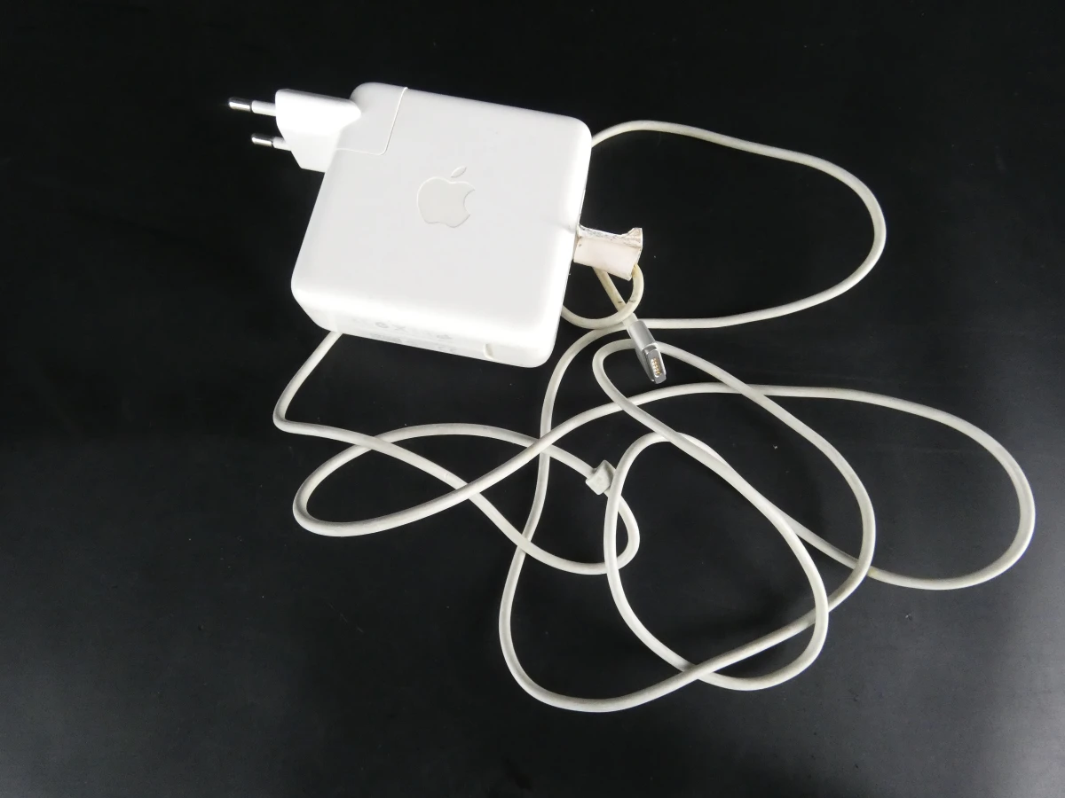 Apple MacBook Air 11,6" A1465 (EMC 2631) Laptop - foto 10