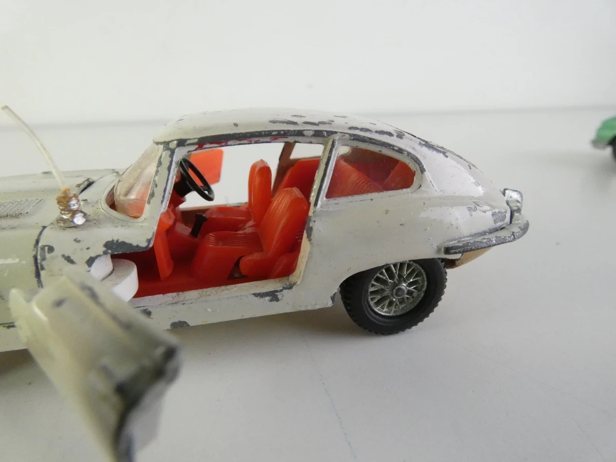 Vintage Dinky Toys modelauto's en verkeersborden - foto 32