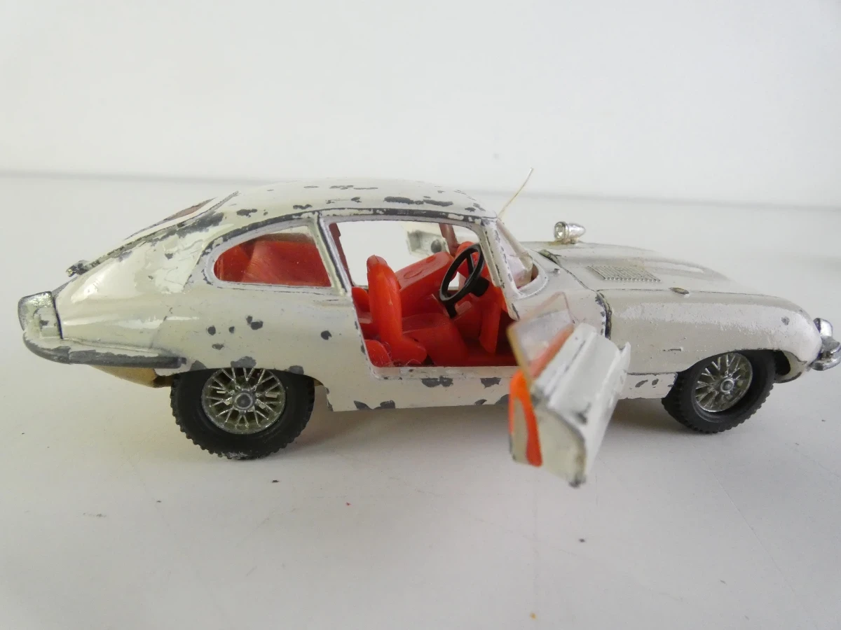 Vintage Dinky Toys modelauto's en verkeersborden - foto 21