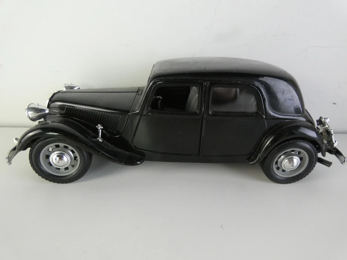 3 modelauto's – Citroën Traction Avant, Peugeot 302 Darl’Mat Roadster & Anson Peerless - foto 2