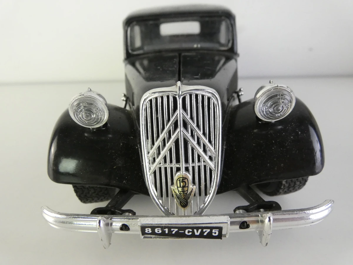 3 modelauto's – Citroën Traction Avant, Peugeot 302 Darl’Mat Roadster & Anson Peerless - foto 3