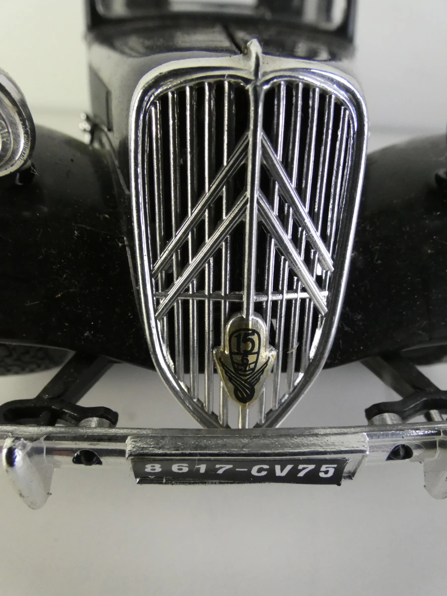 3 modelauto's – Citroën Traction Avant, Peugeot 302 Darl’Mat Roadster & Anson Peerless - foto 4