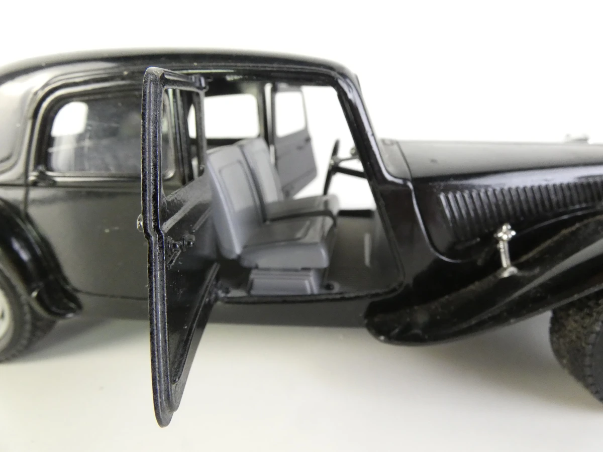 3 modelauto's – Citroën Traction Avant, Peugeot 302 Darl’Mat Roadster & Anson Peerless - foto 11