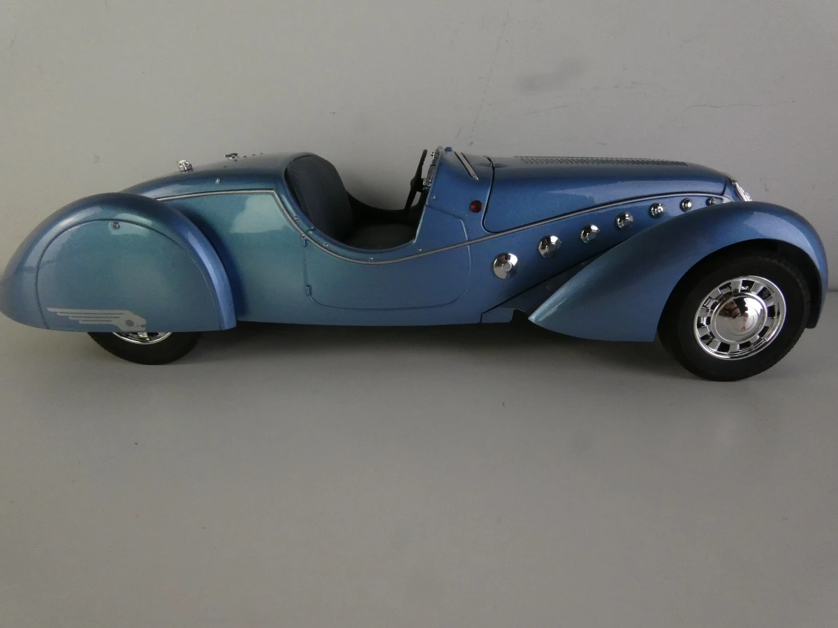 3 modelauto's – Citroën Traction Avant, Peugeot 302 Darl’Mat Roadster & Anson Peerless - foto 13