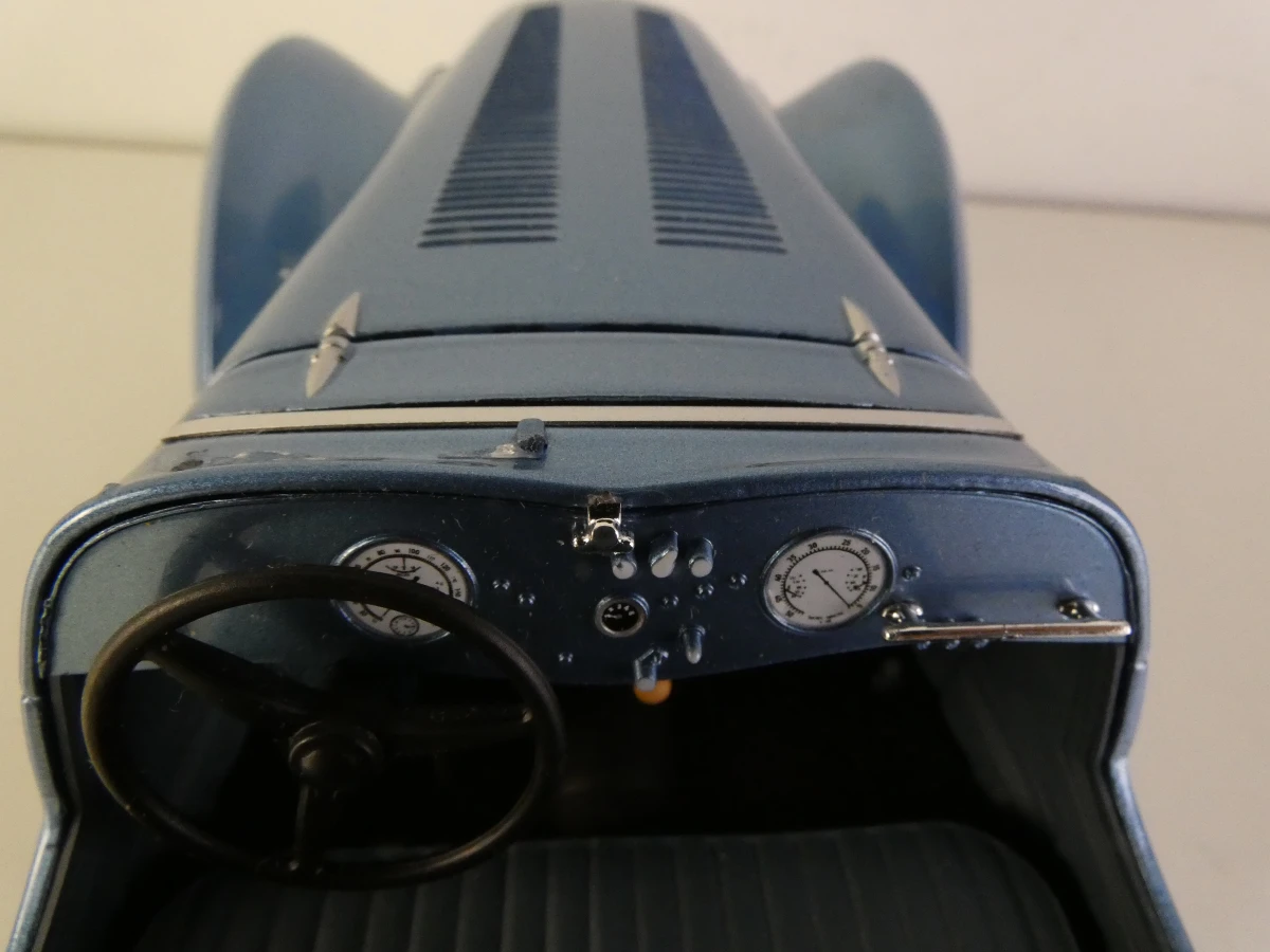 3 modelauto's – Citroën Traction Avant, Peugeot 302 Darl’Mat Roadster & Anson Peerless - foto 15