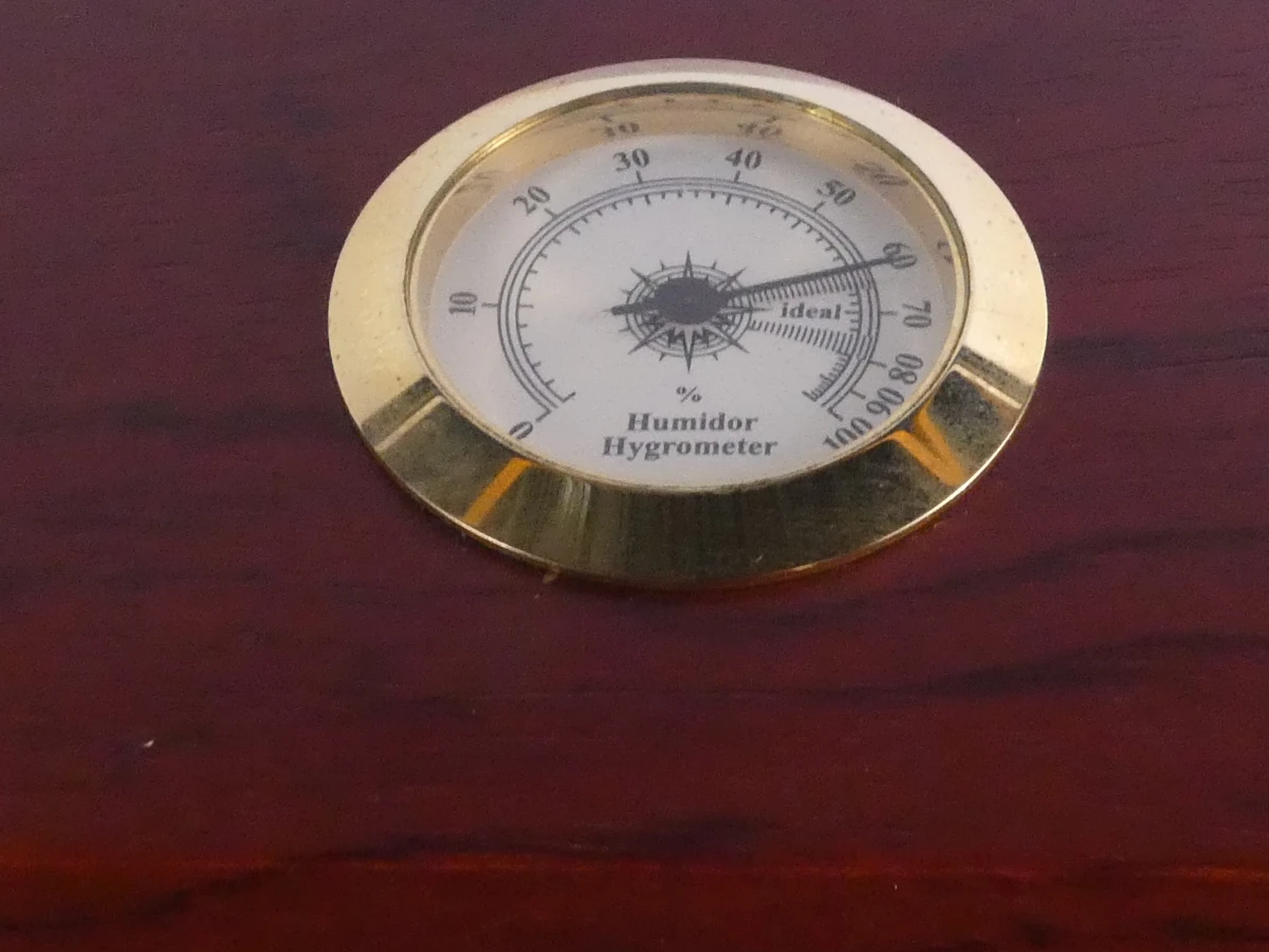 Houten sigarenbevochtiger (humidor) – kavel bij De Kringwinkel, Heverlee