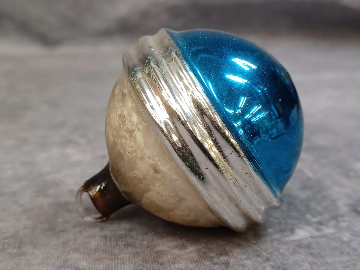 Exclusieve set van 2 vintage Ajeko glazen kerstballen met ijsbloemmotief - foto 3