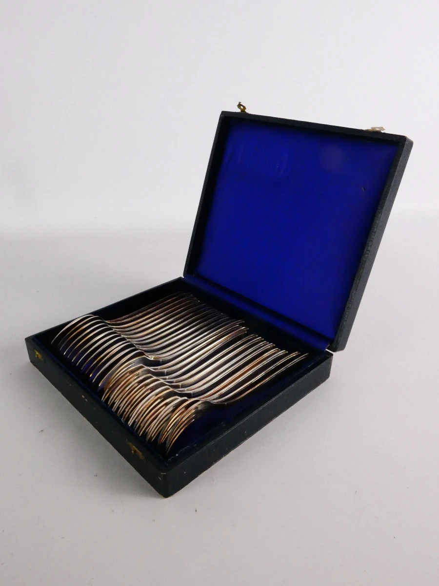 Vintage zilveren en verzilverd bestek en bureauaccessoires, - foto 12