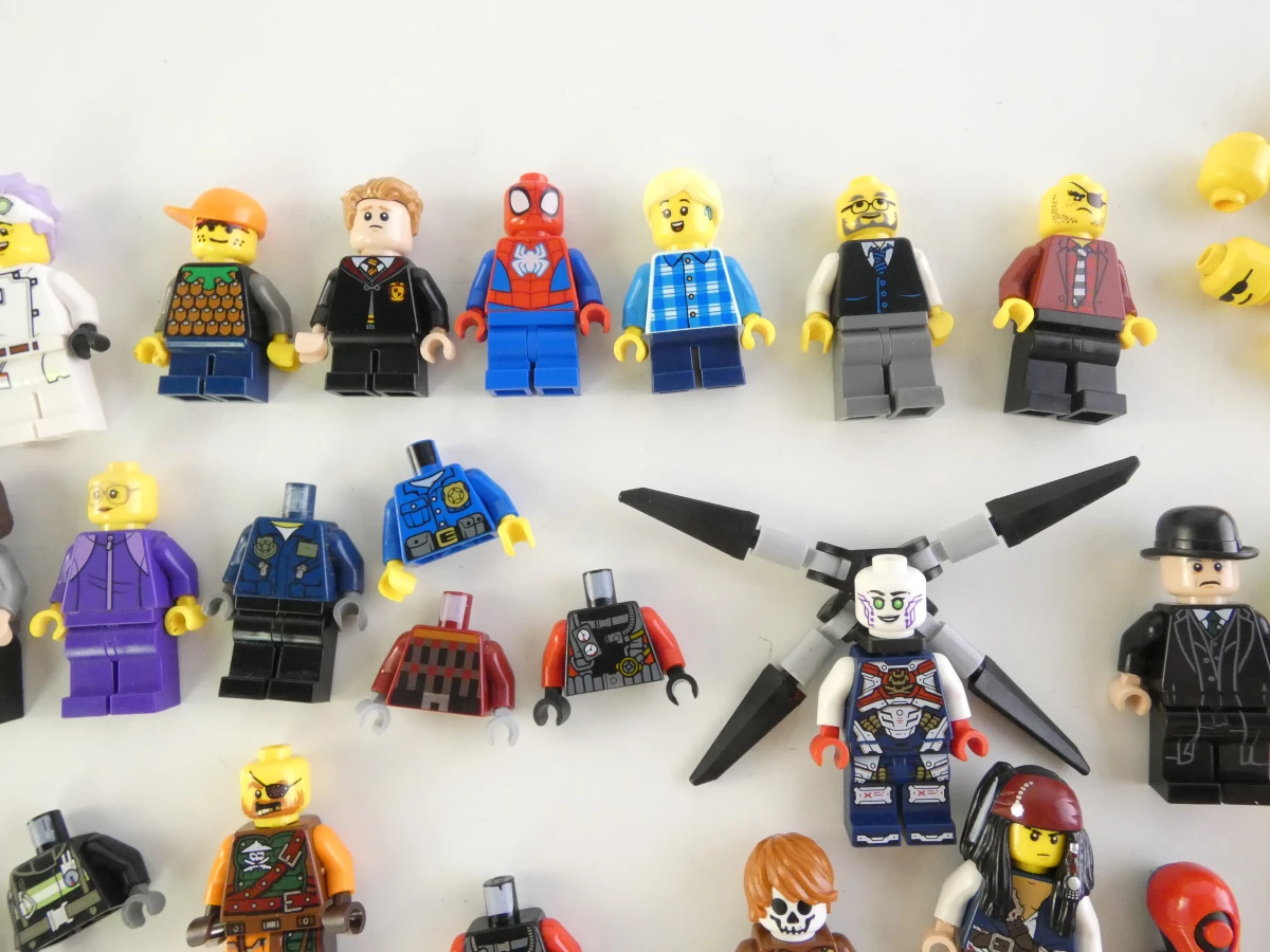 Grote gemengde partij LEGO-minifiguren - foto 3