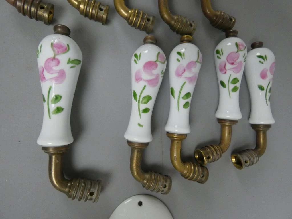 Collectie Keramisch Meubelbeslag met Rozenmotief - foto 8