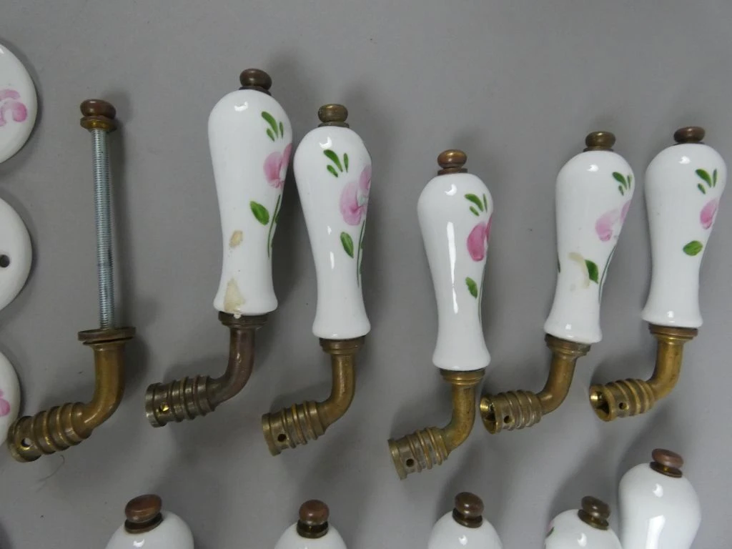 Collectie Keramisch Meubelbeslag met Rozenmotief - foto 6