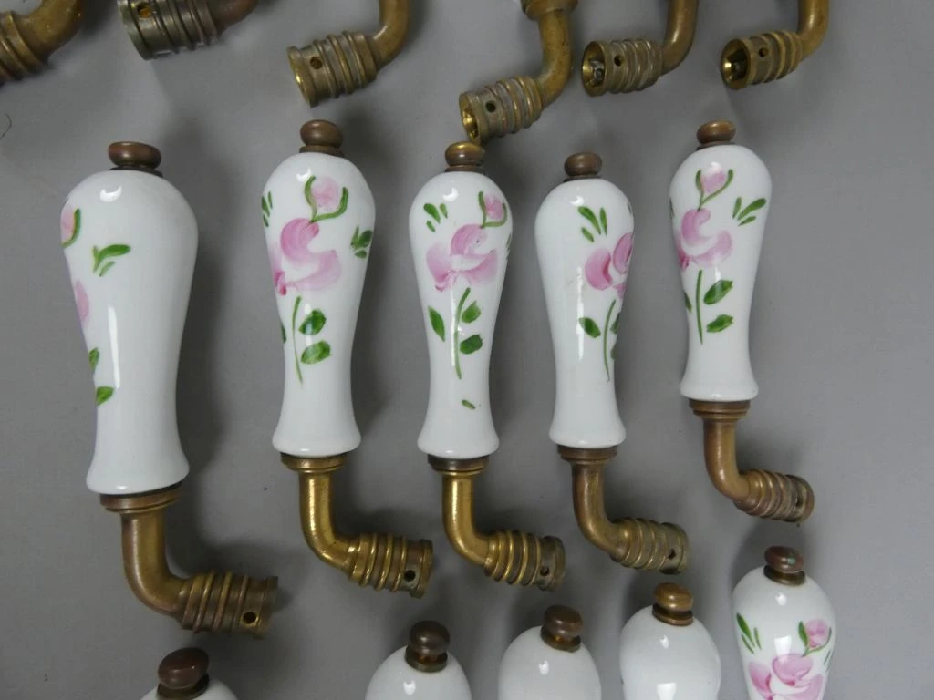Collectie Keramisch Meubelbeslag met Rozenmotief - foto 7