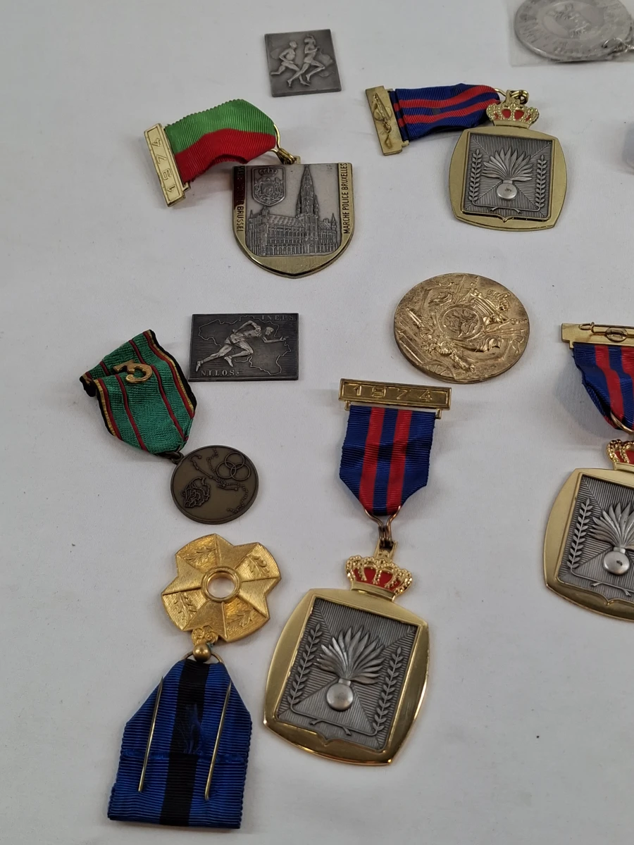 Lot van medailles, eretekens en herinneringsmedailles - foto 2